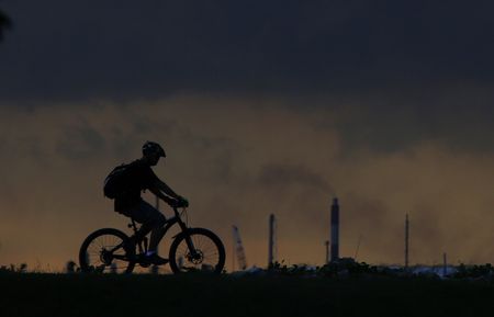Singapore to introduce new emissions rules for fossil-fuel power plants