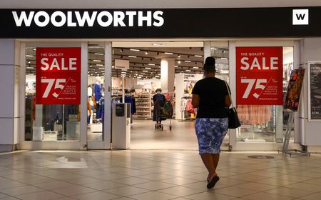 South African retail sales fall 0.6% year on year in September