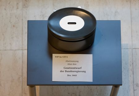 German parliament votes to ratify CETA trade agreement with Canada