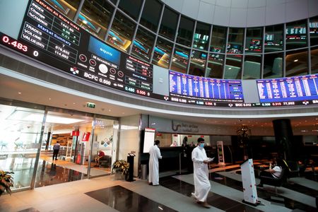Most Gulf markets in red on weak oil, Fed policy jitters