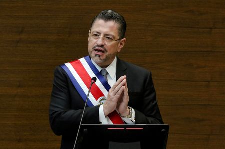 Costa Rica seeks entry to North America trade pact