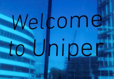 tagreuters.com2022binary_LYNXMPEIBF0TU-VIEWIMAGE