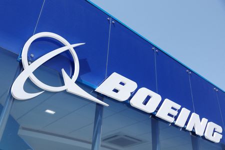 NASA awards $425 million for Boeing fuel-efficient airliner research project
