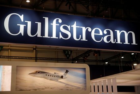U.S. private jet buyers seek distressed planes in early sign of turbulence