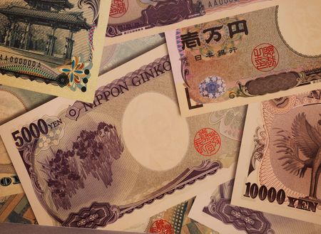 Dollar rises as investors look to next week’s inflation report; yen gains