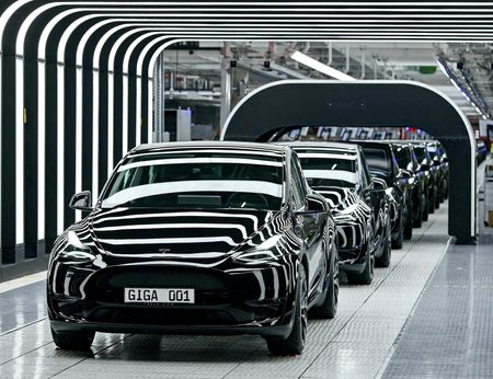 Tesla scales back German battery plans, won over by U.S. incentives
