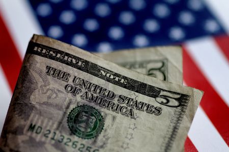 U.S. dollar strengthens as Fed minutes signal higher rates