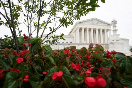 Highly paid oil rig worker merits overtime, U.S. Supreme Court says