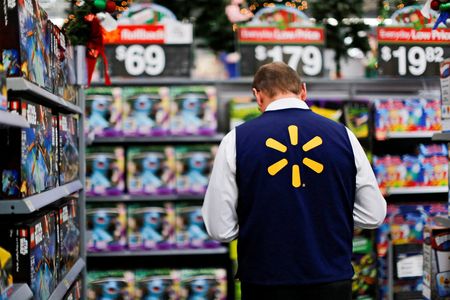 Walmart sounds a note of caution on consumers ahead of holidays, shares fall