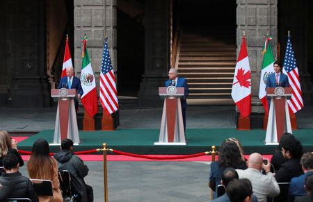 North America aims to make 25% of what it imports from Asia, Mexico says