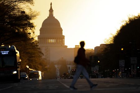 On debt ceiling, White House bets Republicans will blink under pressure