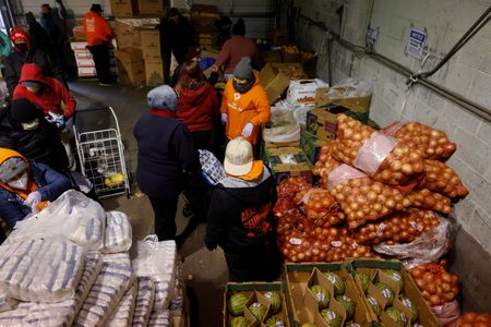 U.S. food benefits for poor to shrink as pandemic provisions end